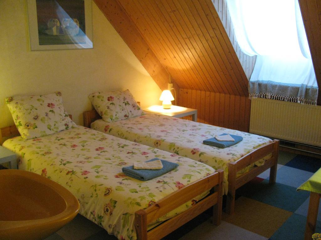 Rustherberg Valthermond Екстериор снимка